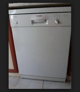 Bulaşık makinesi burada beyaz bosch marka 180 lira